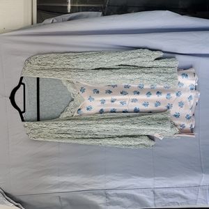 We are hah nighty and robe sz l.